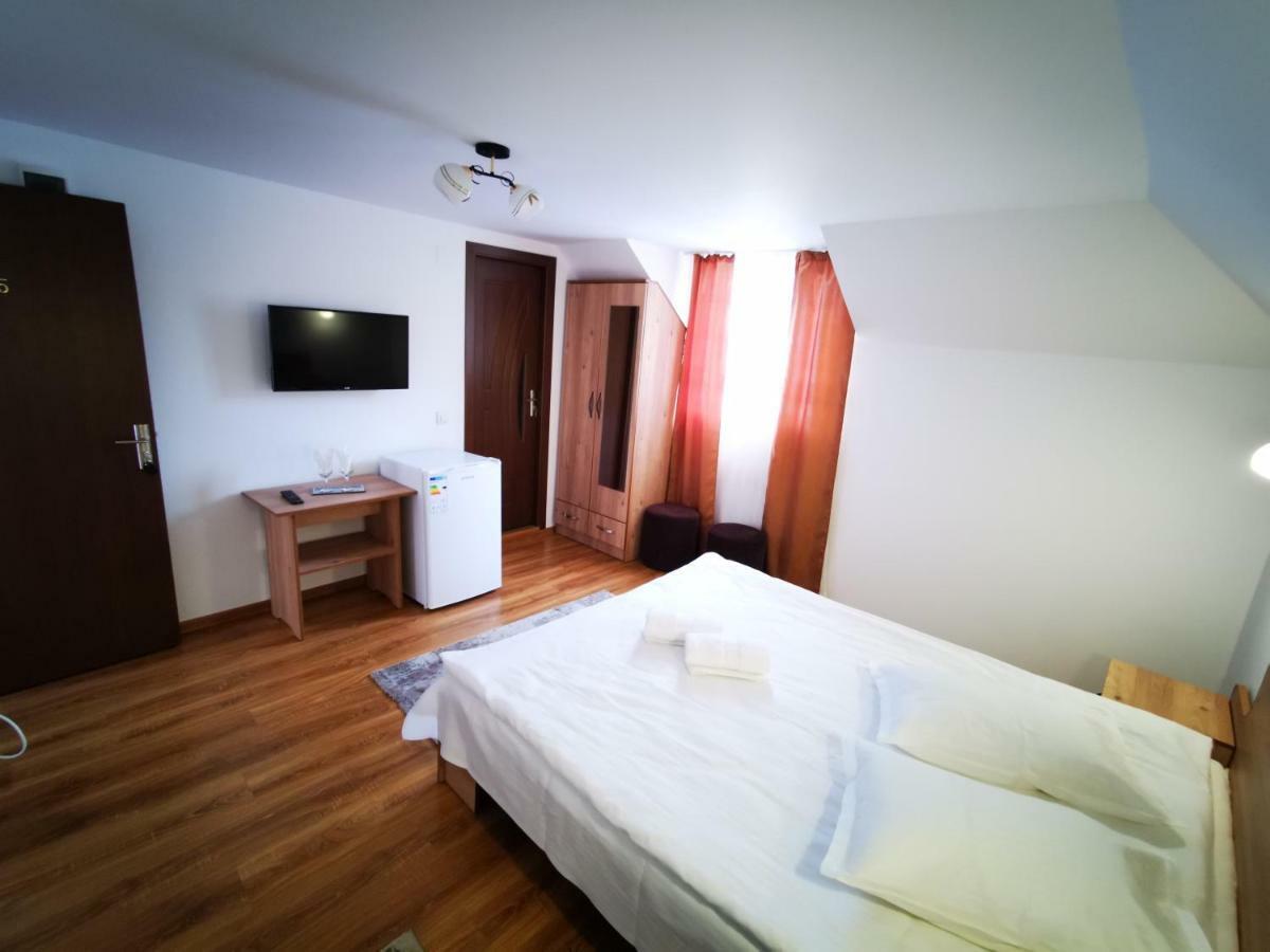 Pensiunea La Ionica Dâmbovicioara Bagian luar foto
