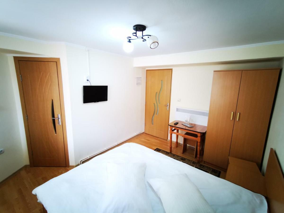 Pensiunea La Ionica Dâmbovicioara Bagian luar foto
